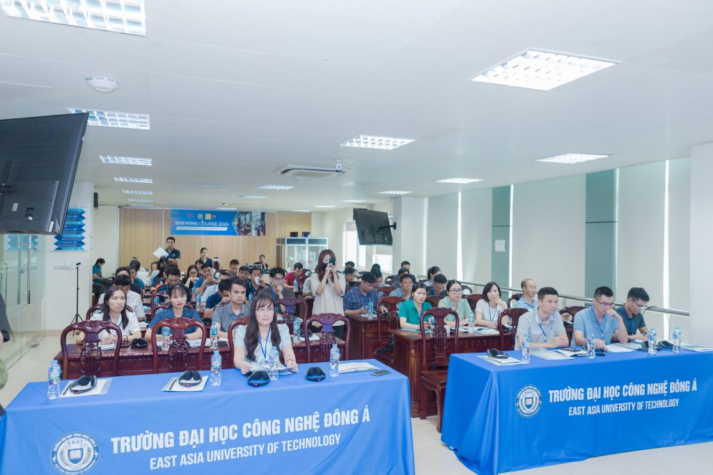 Khai giảng Khóa học Nấu bia 2024 tại Đại học Công nghệ Đông Á