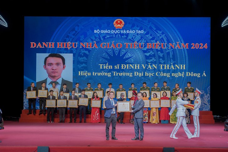 TS. Đinh Văn Thành vinh dự được tuyên dương nhà giáo, cán bộ quản lý tiêu biểu năm 2024